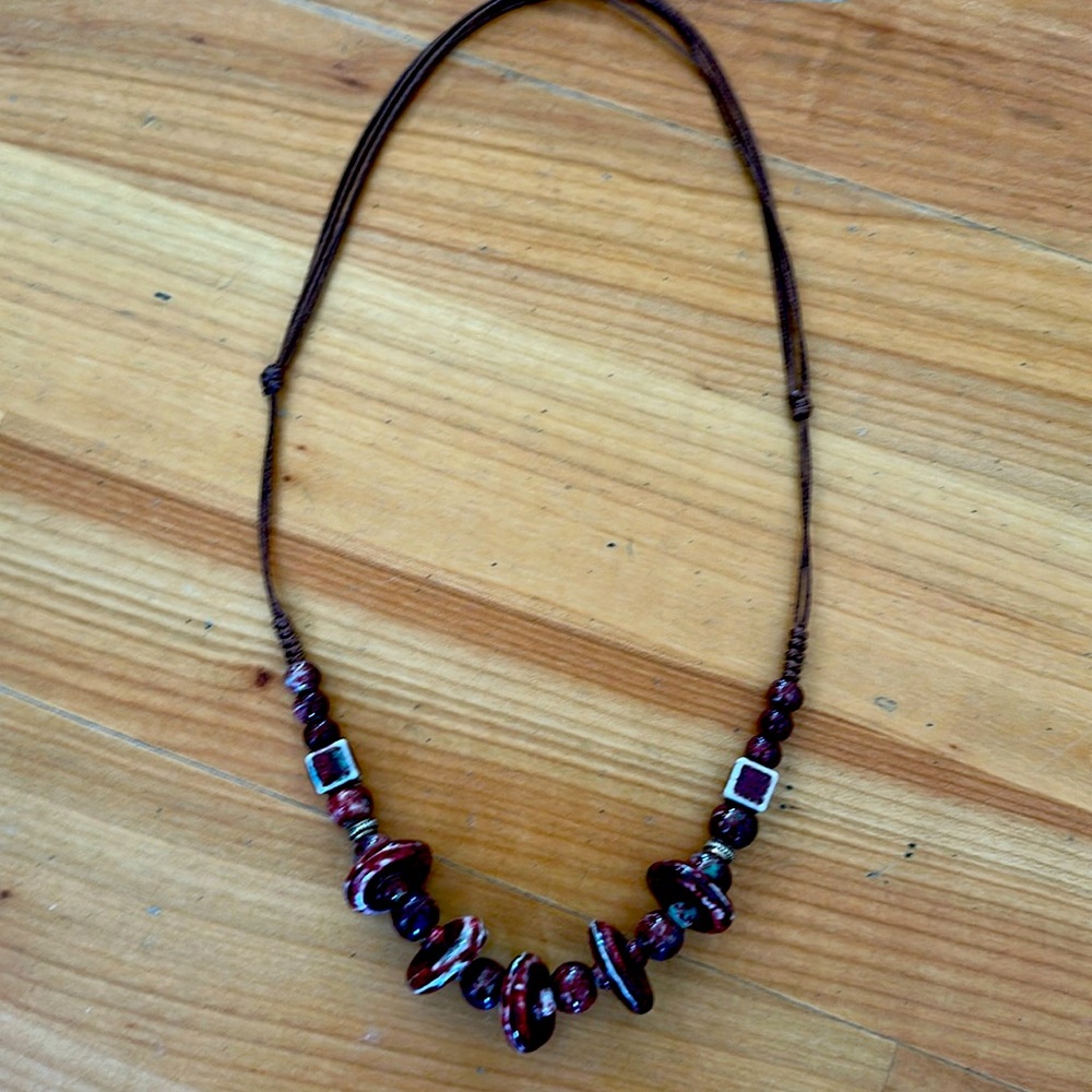 Lovely beaded adjustable necklace